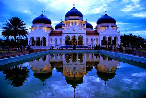 PENDIDIKAN DAN KEBUDAYAAN: Objek Wisata Religi Islami Di Indonesia Yang ...