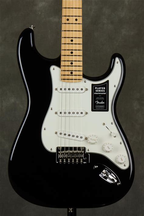 Fender Player Stratocaster - MN - Black | Rich Tone Music