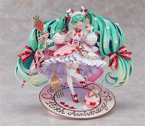 Vocaloid Hatsune Miku Strawberry Motif (15th Anniversary) 1/7 Scale Fi– USA Gundam Store