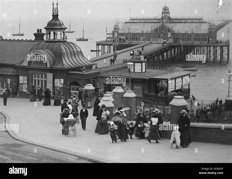 Southend pier 1800s hi-res stock photography and images - Alamy