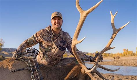 Luke Bryan Ends September With a Successful Archery Elk Hunt in Colorado | OutdoorHub