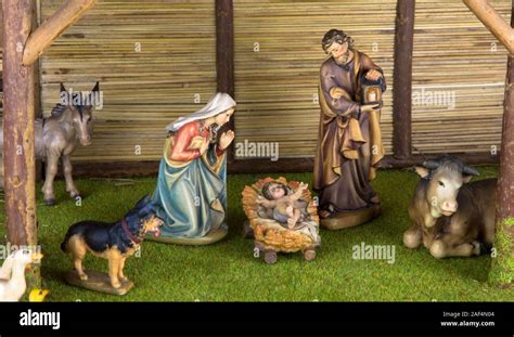 Christmas nativity scene in the stable Stock Photo - Alamy