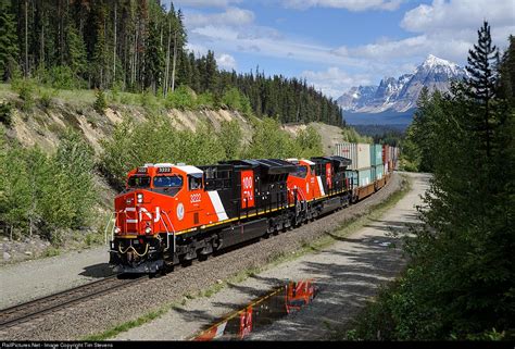 RailPictures.Net Photo: CN 3222 Canadian National Railway GE ET44AC at Fitzwilliam, British ...