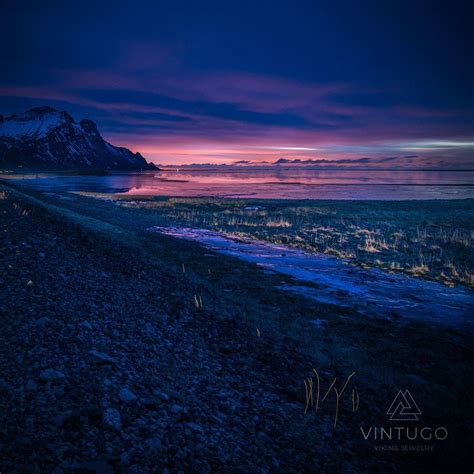 @vintugo posted to Instagram: Iceland by night 🌙 #iceland # ...