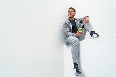 Joggers Vs Sweatpants: How They Compare And How To Wear Them - Just Sweatshirts