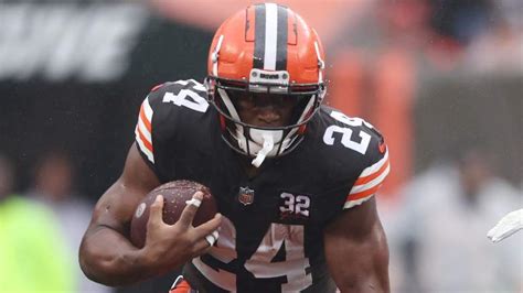 Steelers Send Message to Browns RB Nick Chubb Ahead of Matchup