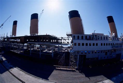 30 Amazing Behind the Scenes Photographs From the Making of ‘Titanic’ (1997) ~ Vintage Everyday