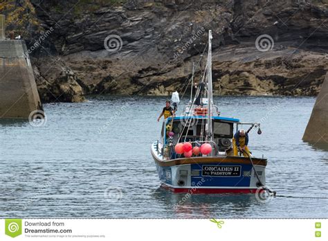 PORT ISAAC, CORNWALL/UK - AUGUST 13 : Fishing Boat in Port Isaac ...