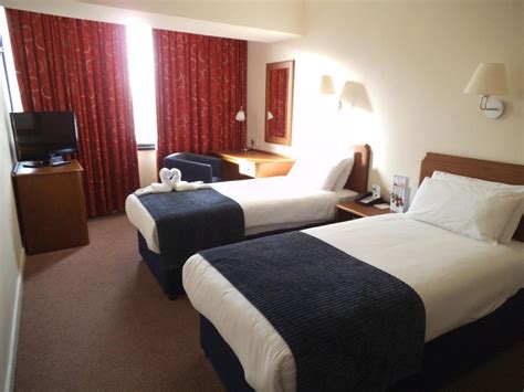 Gatwick Airport Hotels; The Best Hotel Deals near Gatwick Airport