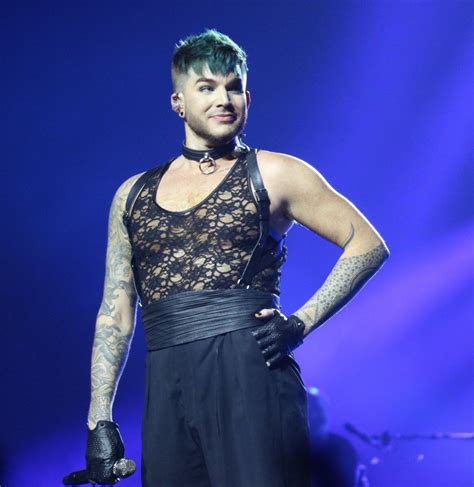 adam in lace >>>pic.twitter.com/lNYCjffGQu | Adam lambert concert, Popular outfits, Adam lambert