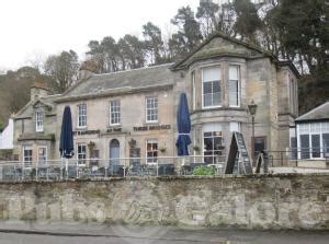 Thirty Knots in South Queensferry : Pubs Galore