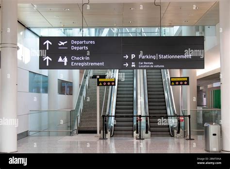 Toronto pearson terminal 1 hi-res stock photography and images - Alamy