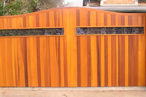 122. Western Red Cedar Sliding Gate - Derwent Design with insert - JMH ...