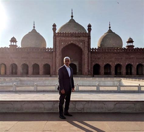 London Mayor Sadiq Khan At Badshahi Mosque In Lahore - Pakistan Images ...