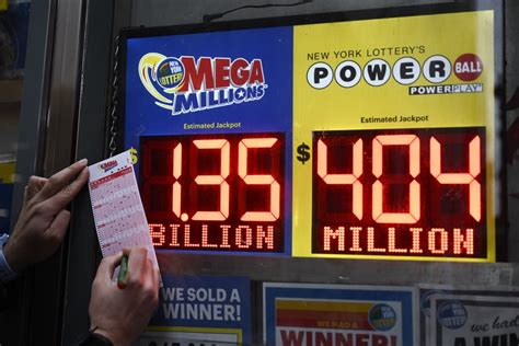 Lottery winner who scooped $1.35billion Mega Millions jackpot only ...