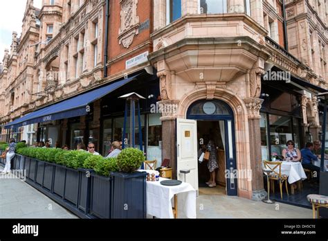 George restaurant on the corner of Mount Street, Mayfair, London Stock ...