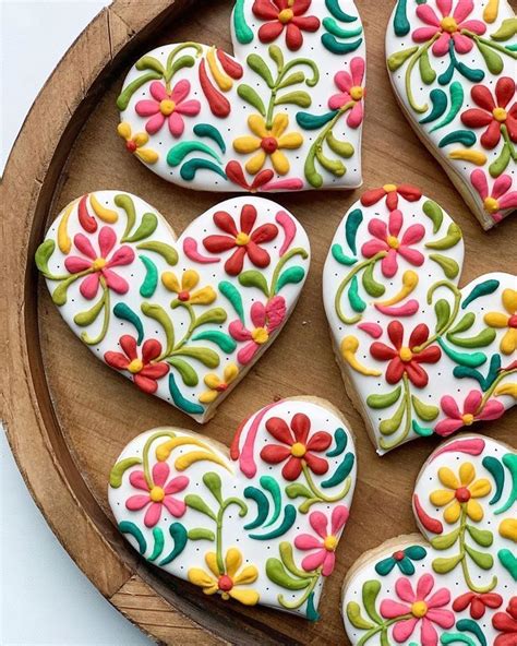 Heart cookies in 2020 | Flower sugar cookies, Summer sugar cookies, Sugar cookie designs