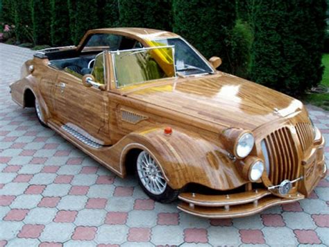 Rareza del día: Un coche de madera con dos diseños - Motor.es