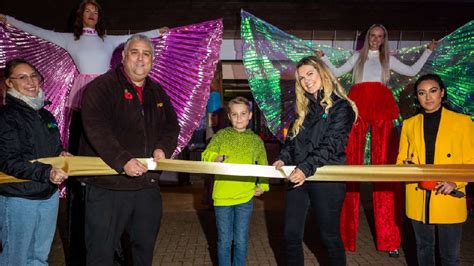 Superstar Ronnie launches Land of Lights in Milton Keynes - MKFM 106 ...