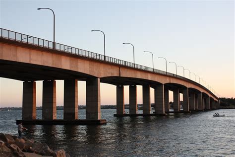 Sydney - City and Suburbs: Captain Cook Bridge