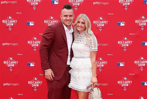 Mike Trout & Wife Welcome Their First Child [PHOTO]