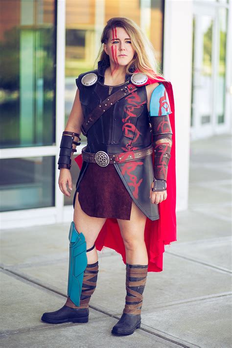 Lady Thor gladiator from Ragnarok Cosplay Ideas, Costume Ideas, Cosplay ...