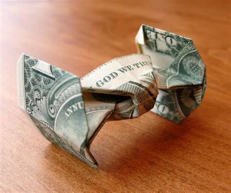 25 Exceptional Dollar Bill Origami Examples