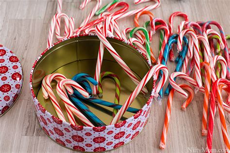 Simple Holiday Kids Games – Candy Cane Activity Ideas – Nifty Mom