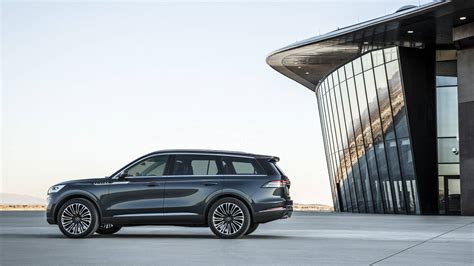 2020 Lincoln Aviator Concept Goes Plug-In Hybrid At New York Auto Show ...