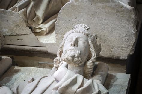 Premium Photo | Tombs of the kings of france in basilica of saintdenis