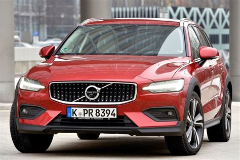 Discover the new Volvo V60 Cross Country | Spare Wheel