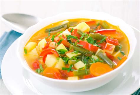 Sabrosa receta casera de sopa de verduras - ALCRIQUE