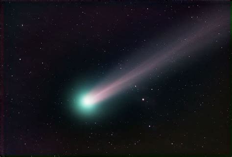 Look Up! You Might Be Able to See a Green Comet Tonight | Light background images, Brief history ...