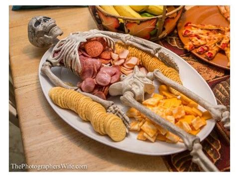 Skeleton platter - use premade meat and cheese tray like Hormel. | Halloween skeletons ...