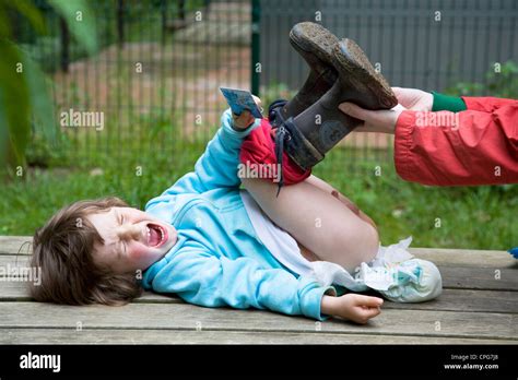 3 year old boy fotografías e imágenes de alta resolución - Alamy