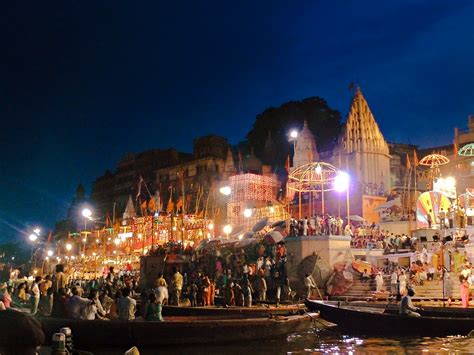 Ganga Aarti at Varanasi | People flock to the steps leading … | Flickr