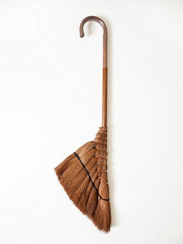 Kake Tosaka Palm Broom | Broom, Japanese tools, Natural fibers