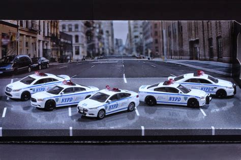 Diecast Hobbist: Greenlight NYPD 5-Pack Diorama