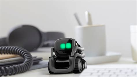 Anki Vector SDK lets you get under the skin of cute home robot - Tech ...