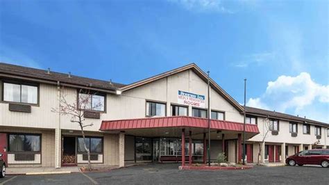 Reserve Rodeway Inn SYR Airport Parking | Way.com