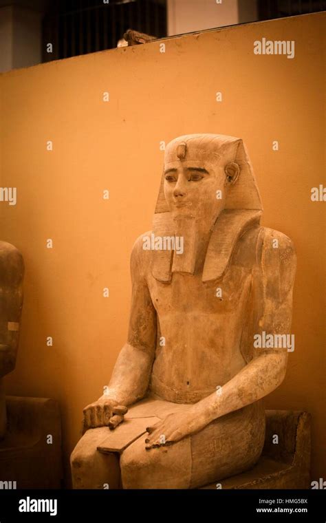 King horemheb hi-res stock photography and images - Alamy