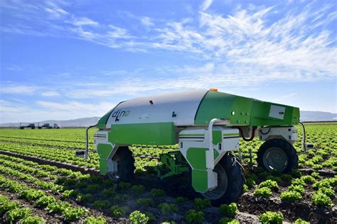 Animado blanco lechoso Gigante robotic farming Procesando regla Descuidado