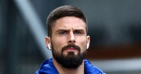 Giroud Haircut - Olivier Giroud To Consider Chelsea Future In January ...