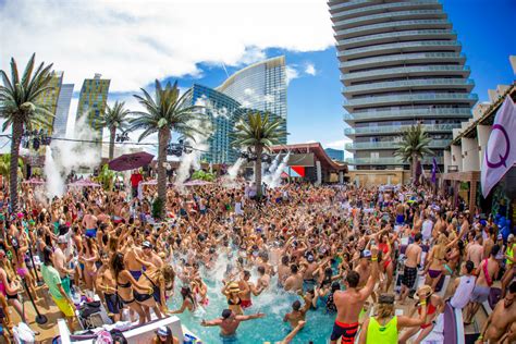 Las Vegas Cabana Prices 2020 at Pool Parties [FULL GUIDE]