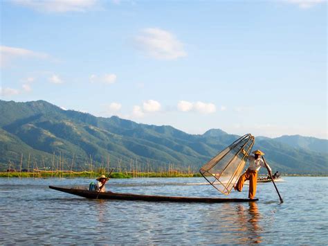 Two Days on Inle Lake: The Good, the Bad, the Big Fat Cheroot