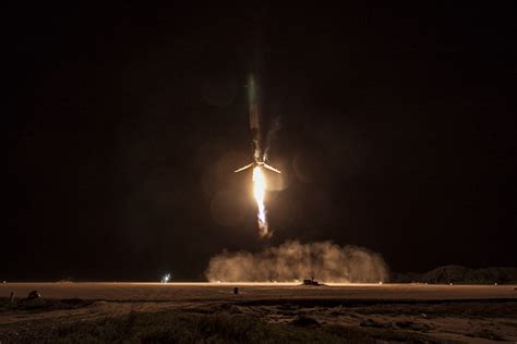 SpaceX rocket landing applauded, but experts say implications TBD ...