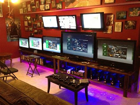 My friend's amazing gamer house [27 images]. : gaming | Game room ...