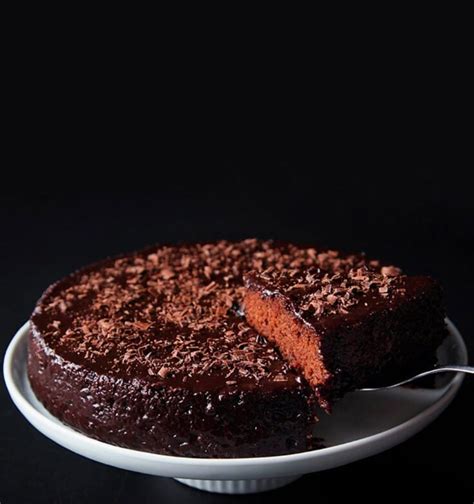 Eggless Chocolate Cake (+Vegan & Whole Wheat)