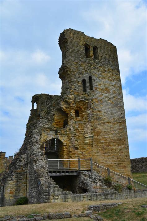 Great Castles - Gallery - Scarborough Castle