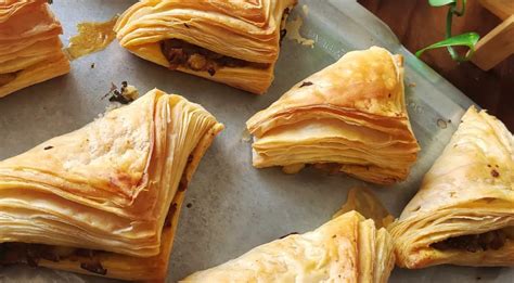 Aloo patties puff pastry recipe at home 2023